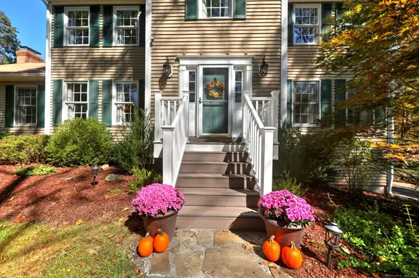 Woodbury, CT 06798,174 Weekeepeemee Road