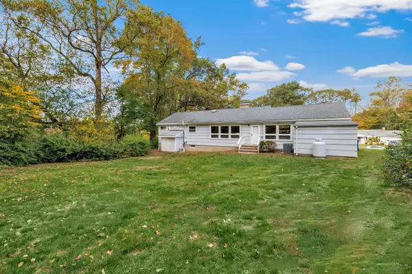 Trumbull, CT 06611,211 Tanglewood Road