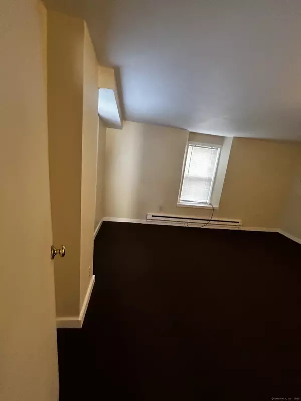 Waterbury, CT 06706,20 Lounsbury Avenue #1b