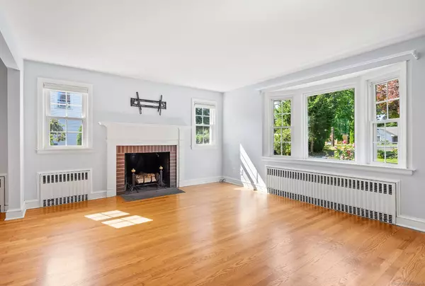 West Hartford, CT 06107,204 Ridgewood Road