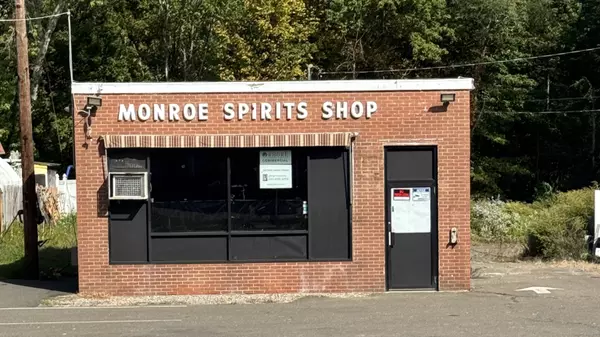 176 Main Street, Monroe, CT 06468