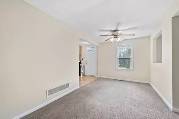 Hamden, CT 06518,240 Kenwood Avenue