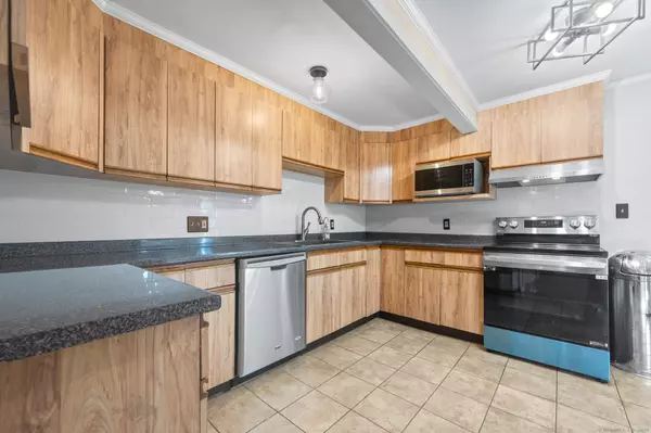 Hamden, CT 06518,240 Kenwood Avenue