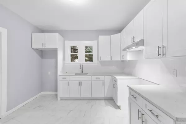 Waterbury, CT 06710,18 Pine Street