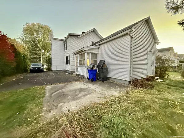 Windsor Locks, CT 06096,13 Whiton Street