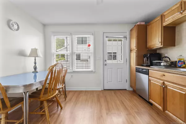 Fairfield, CT 06824,214 Country Road