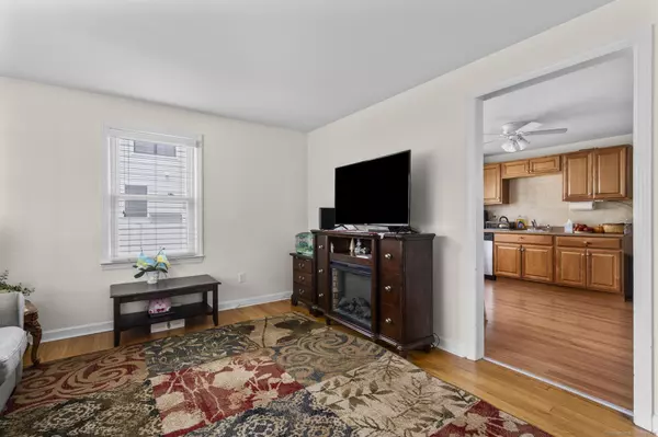 Fairfield, CT 06824,214 Country Road