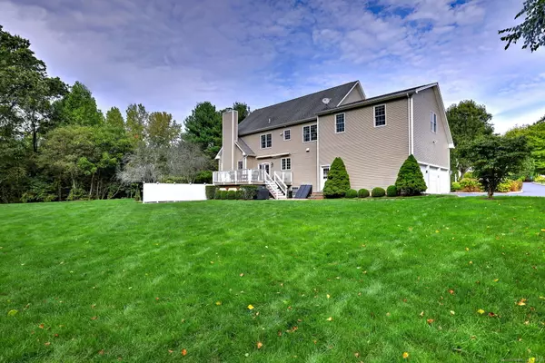 Orange, CT 06477,14 Ironwood Way