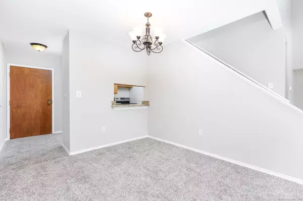 West Hartford, CT 06107,25 Stanley Street