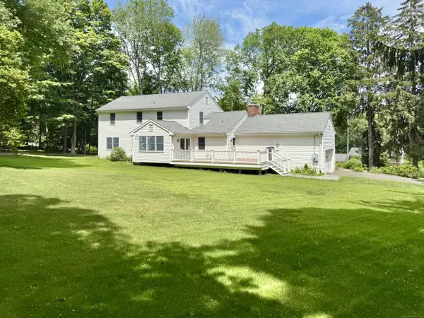 Stamford, CT 06903,203 Skyline Lane