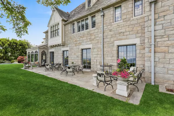 Westport, CT 06880,92 Beachside Avenue