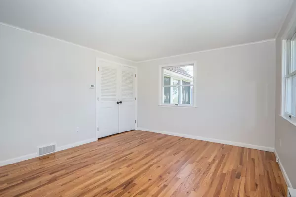 West Hartford, CT 06110,25 Fowler Drive