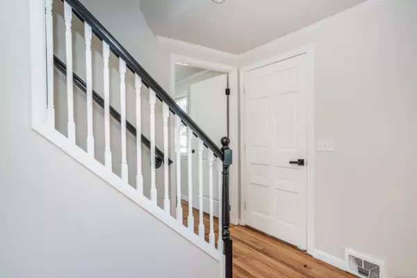 West Hartford, CT 06110,25 Fowler Drive