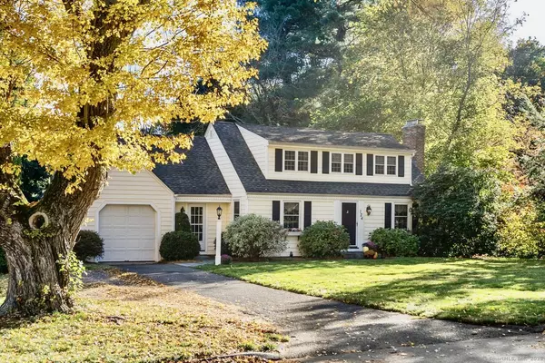 124 Ridgewood Road, Glastonbury, CT 06033