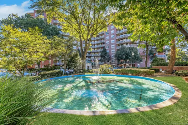 Stamford, CT 06902,71 Strawberry Hill Avenue #apt 203