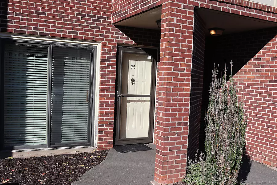 279 Redstone Hill Road #APT 75, Bristol, CT 06010