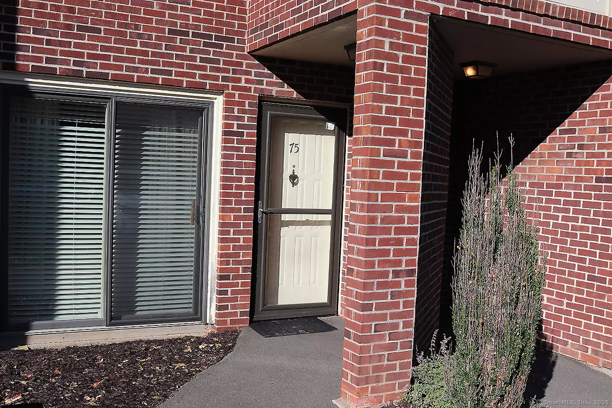 Bristol, CT 06010,279 Redstone Hill Road #APT 75