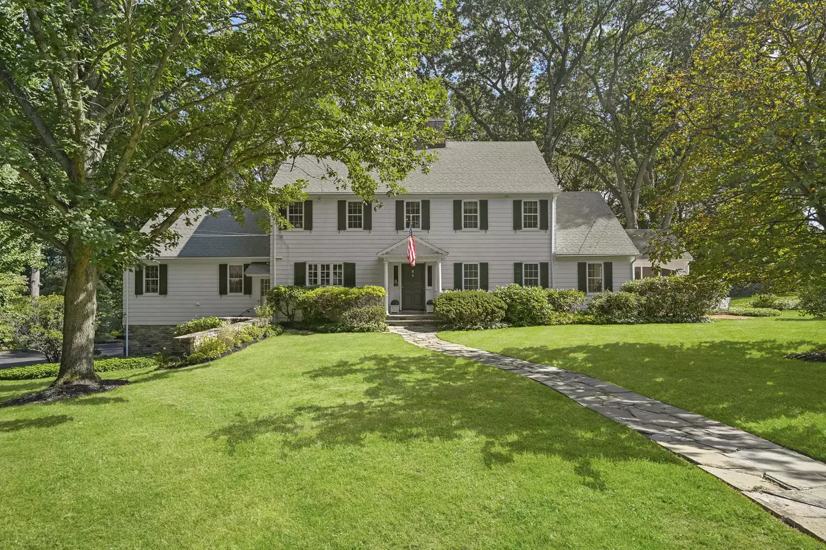 Fairfield, CT 06825,90 White Oak Road