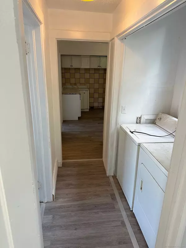 Vernon, CT 06066,23 Ward Street #2