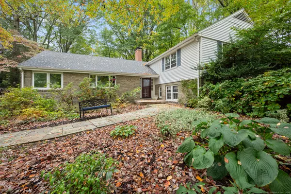 West Hartford, CT 06117,94 Richmond Lane