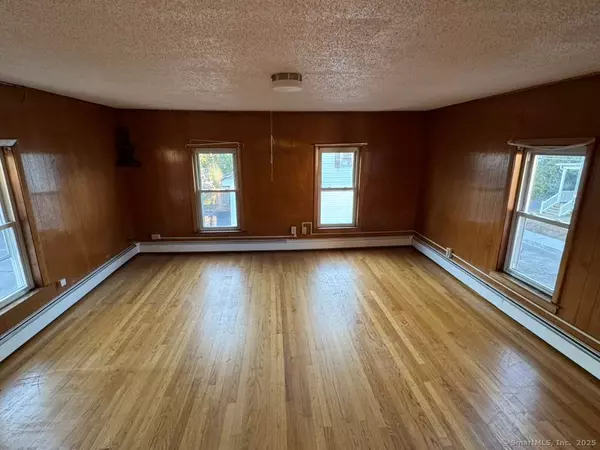 Enfield, CT 06082,12 Walnut Street