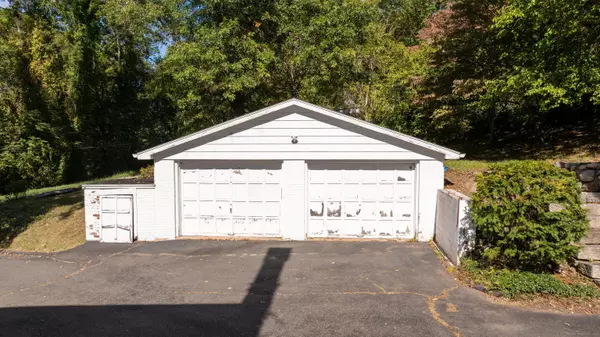 East Hampton, CT 06456,9 Long Hill Road