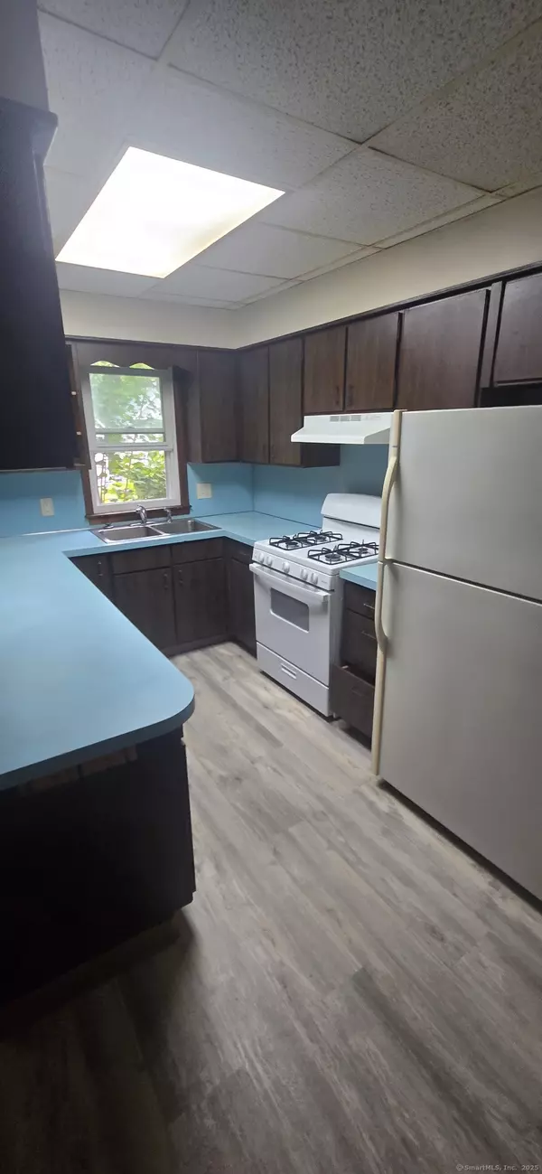 Waterbury, CT 06708,79 Robbins Street