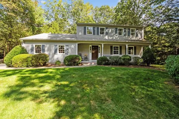 16 Berkshire Way, Simsbury, CT 06070