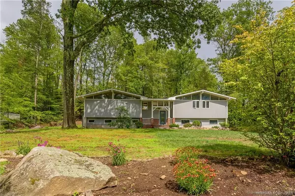 1 Bayberry Drive, Brookfield, CT 06804
