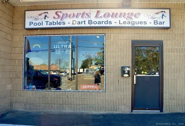 Milford, CT 06460,975 Bridgeport Avenue