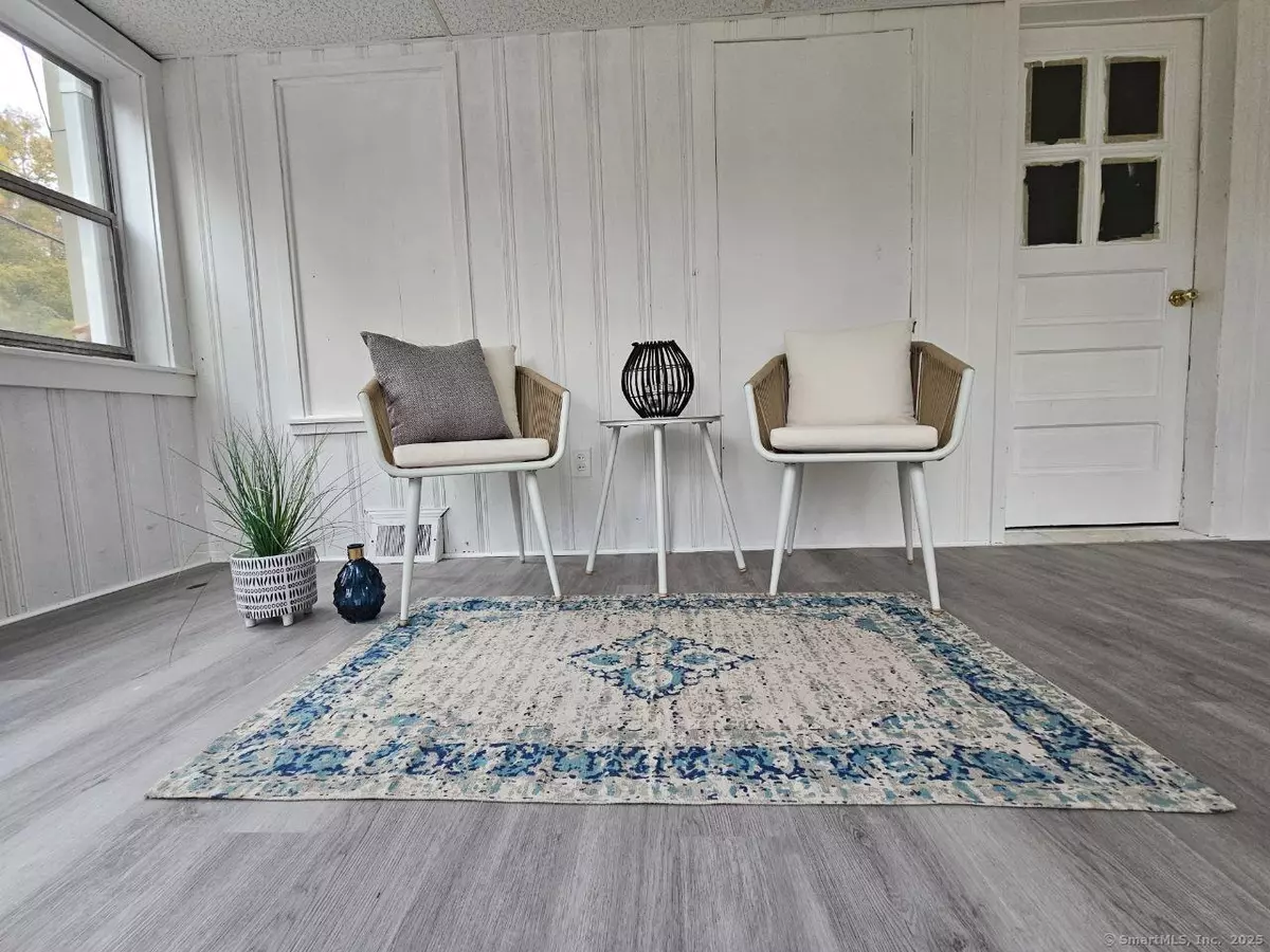 Plymouth, CT 06786,10 Benedict Street