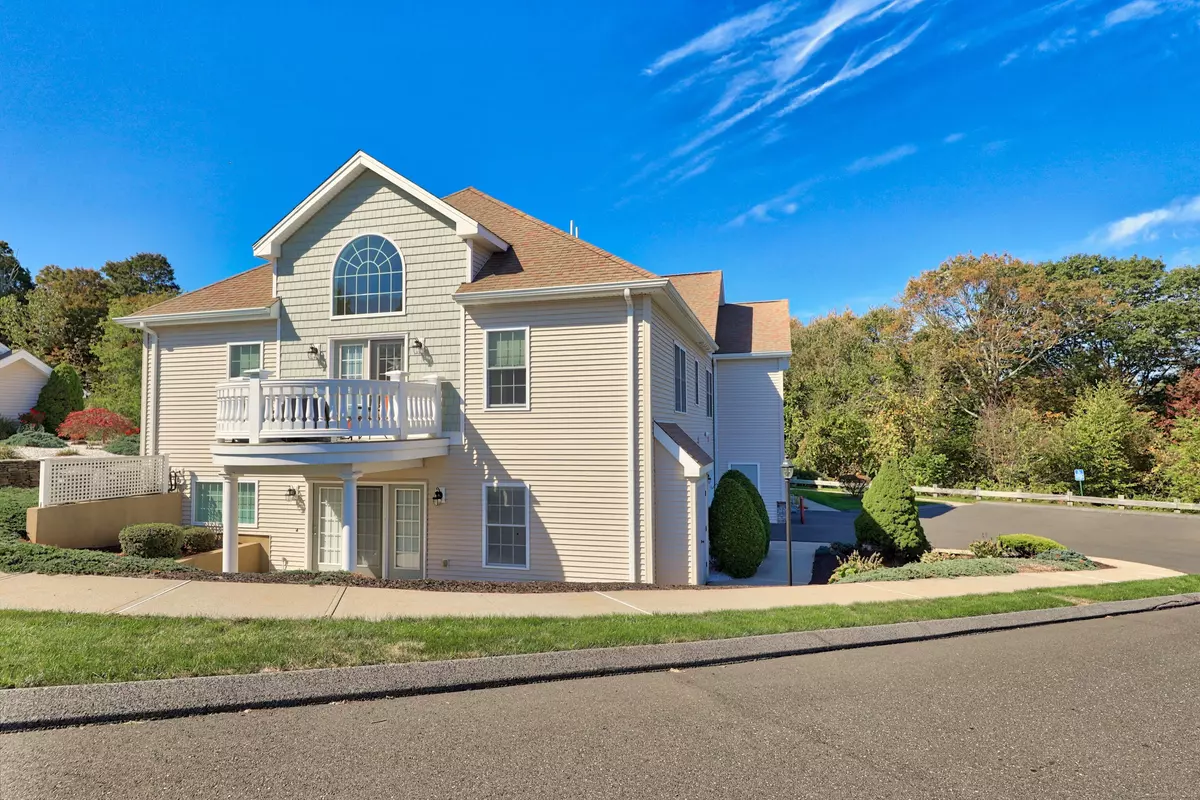 Plymouth, CT 06782,211 Pine Hill Boulevard #211