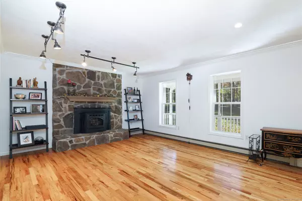 Bethlehem, CT 06751,124 Auncient Oak Road