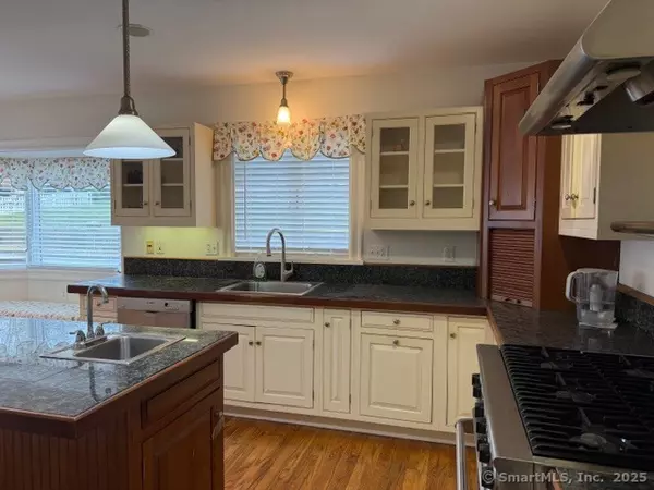 New London, CT 06320,3 Westomere Terrace