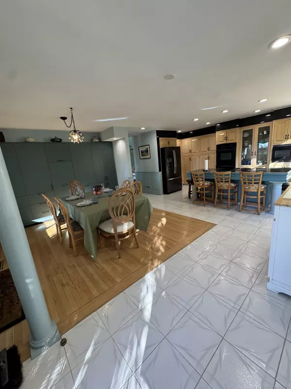 Montville, CT 06370,84 Ridge Hill Road