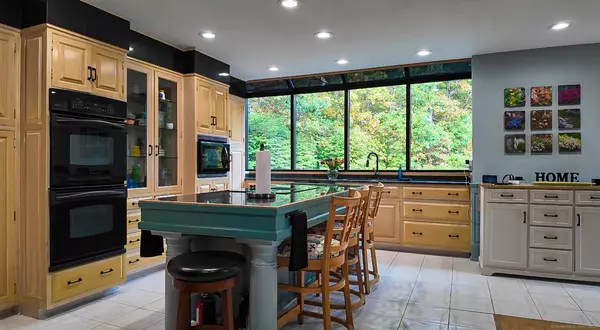 Montville, CT 06370,84 Ridge Hill Road