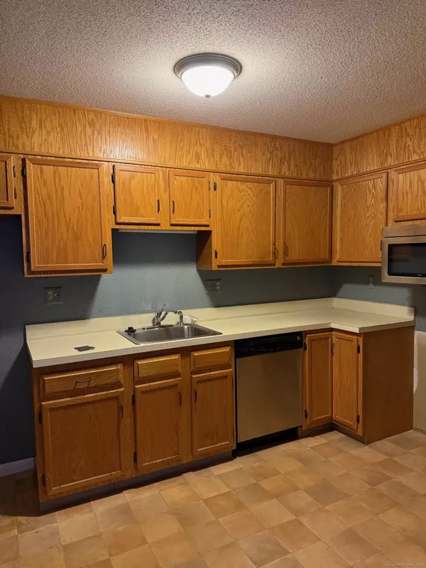 North Haven, CT 06473,216 Quinnipiac Avenue #APT 217