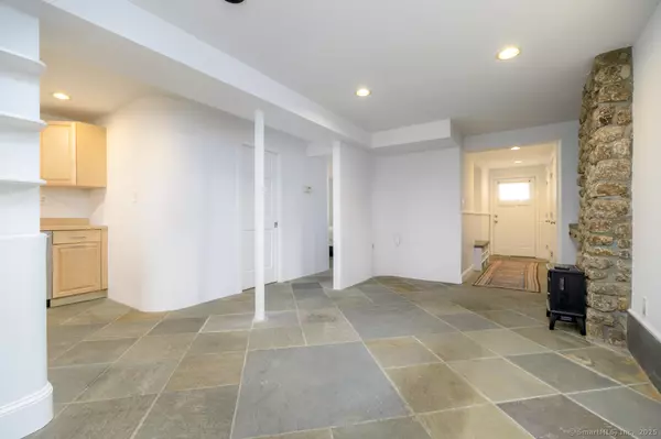 Norwalk, CT 06854,231 Flax Hill Road #C