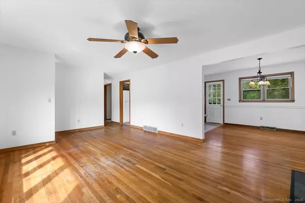 North Branford, CT 06471,11 Williams Road