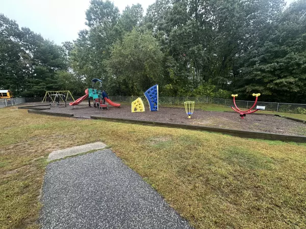 Columbia, CT 06237,10 Commerce Drive