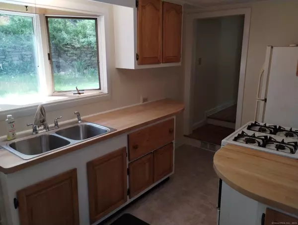 Chester, CT 06412,15 Laurel Street