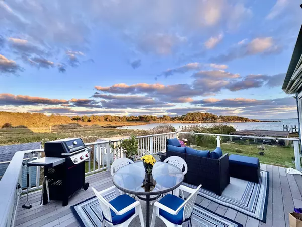 Stonington, CT 06378,71 Wolcott Avenue