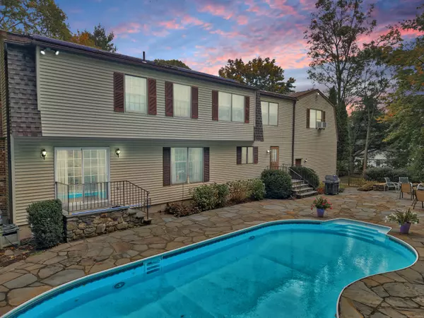 Prospect, CT 06712,9 Melissa Lane