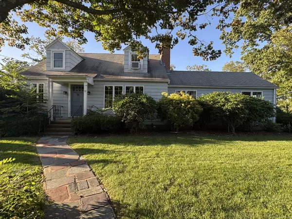 Branford, CT 06405,13 Fenway Road