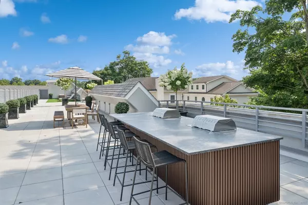 Greenwich, CT 06807,100 East Putnam Avenue #206