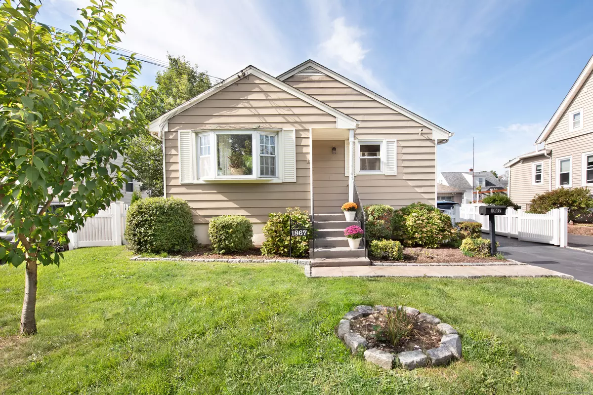 Stratford, CT 06614,1867 Broadbridge Avenue