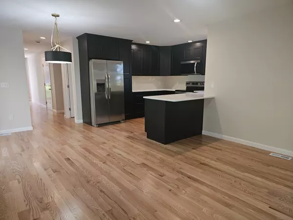 Cromwell, CT 06416,141B Country Squire Drive