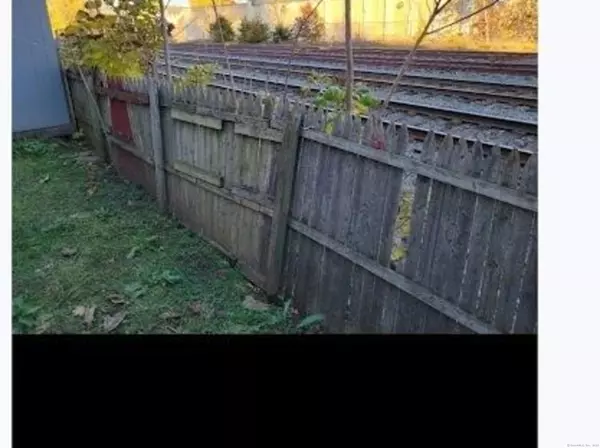 Meriden, CT 06451,387 Colony Street