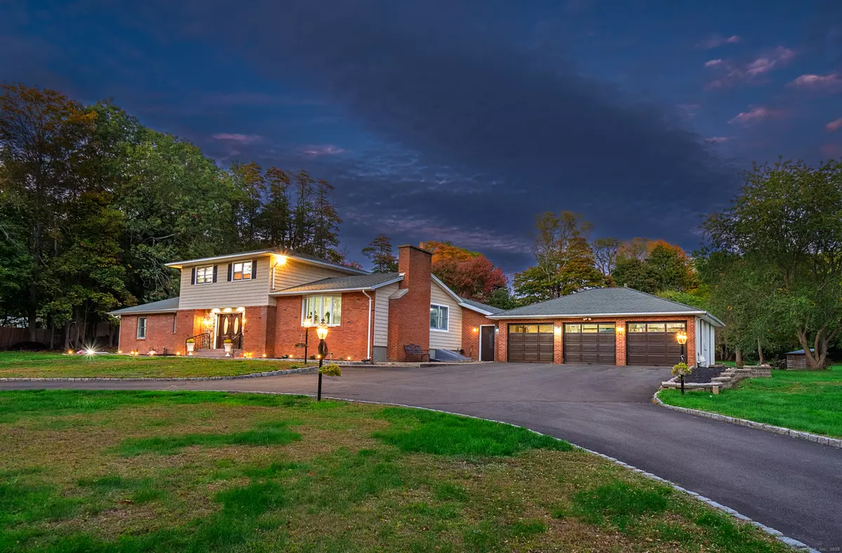 East Haven, CT 06513,167 Foxon Hill Road