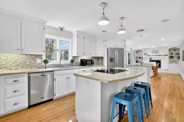 Avon, CT 06001,124 Winding Lane